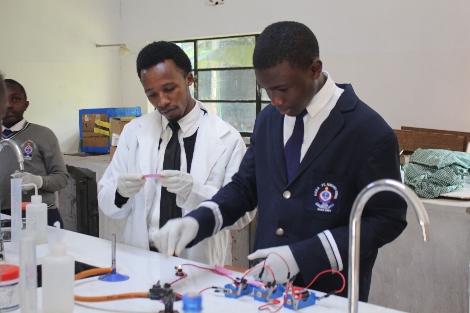 STEM & Laboratories